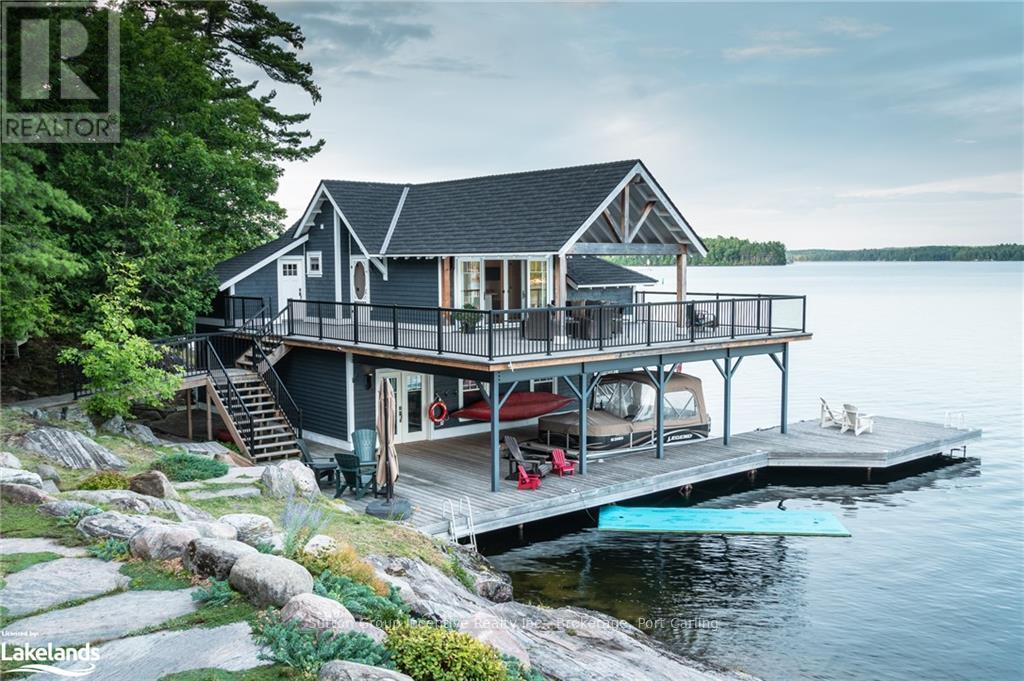 12 OUNO, Muskoka Lakes, Ontario