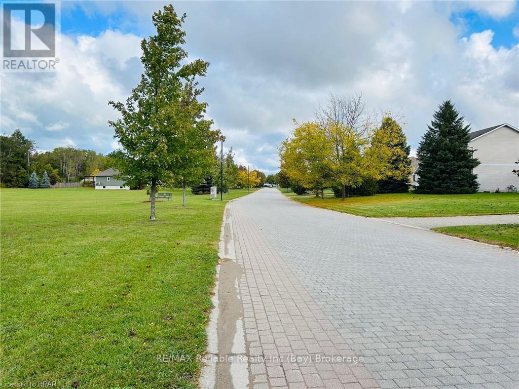 19 CARRIAGE LANE, Bluewater, Ontario