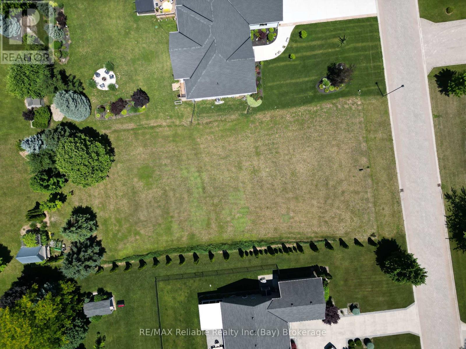 19 Carriage Lane, Bluewater, Ontario  N0M 1G0 - Photo 8 - X10780742