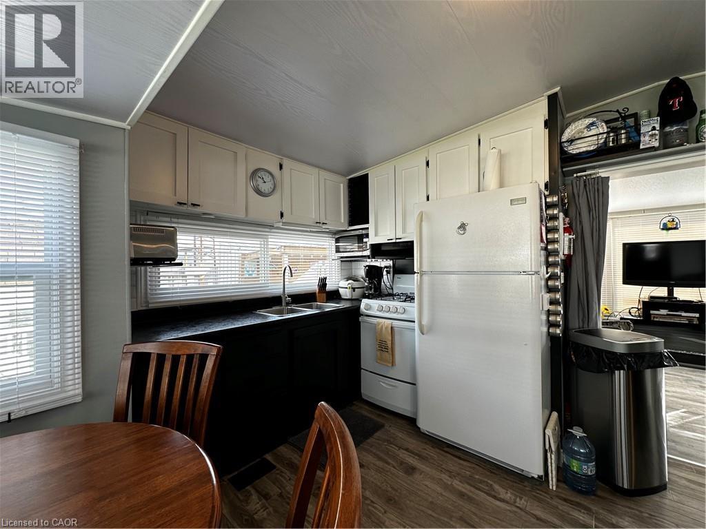 92 Clubhouse Road Unit# 33, Turkey Point, Ontario  N0E 1T0 - Photo 14 - 40500139