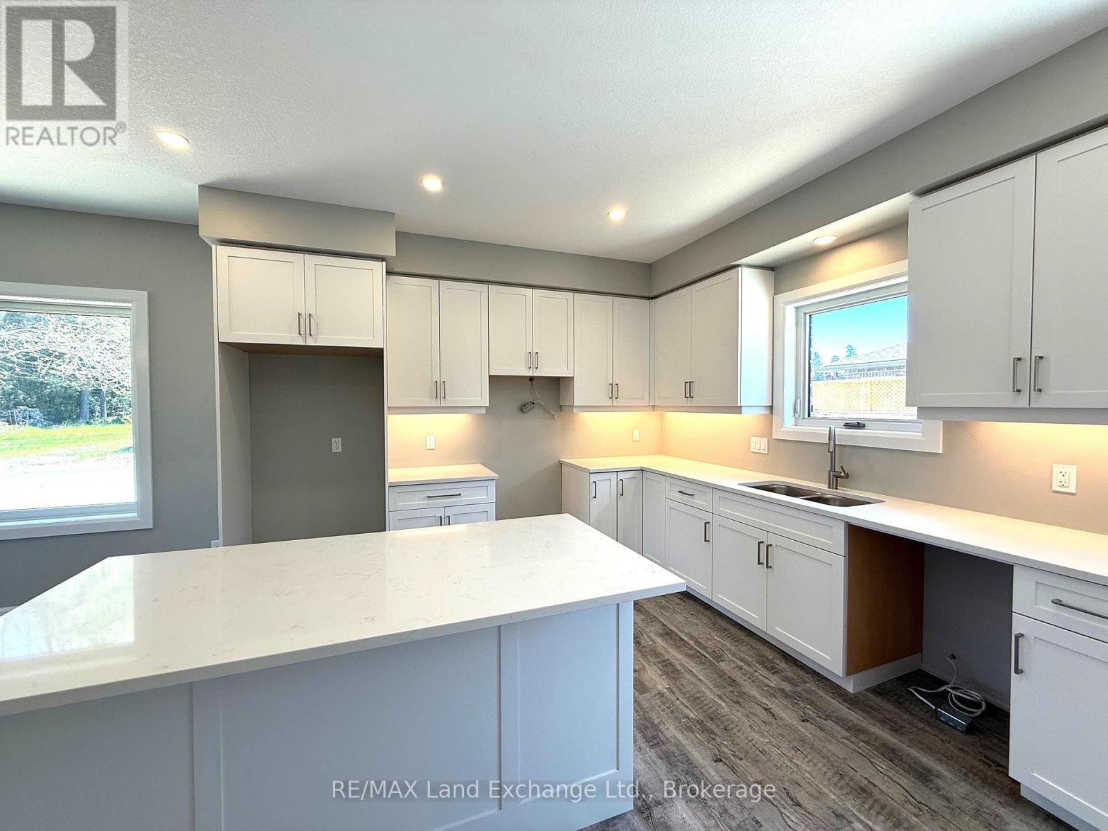 Unit 1 - 8 Golf Links Road, Kincardine, Ontario  N2Z 0G1 - Photo 10 - X10845600
