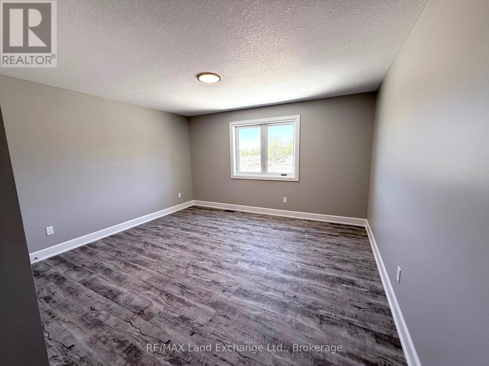 Unit 1 - 8 Golf Links Road, Kincardine, Ontario  N2Z 0G1 - Photo 21 - X10845600