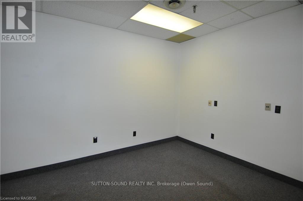 215b - 945 3rd Avenue E, Owen Sound, Ontario  N4K 2K8 - Photo 3 - X10851643