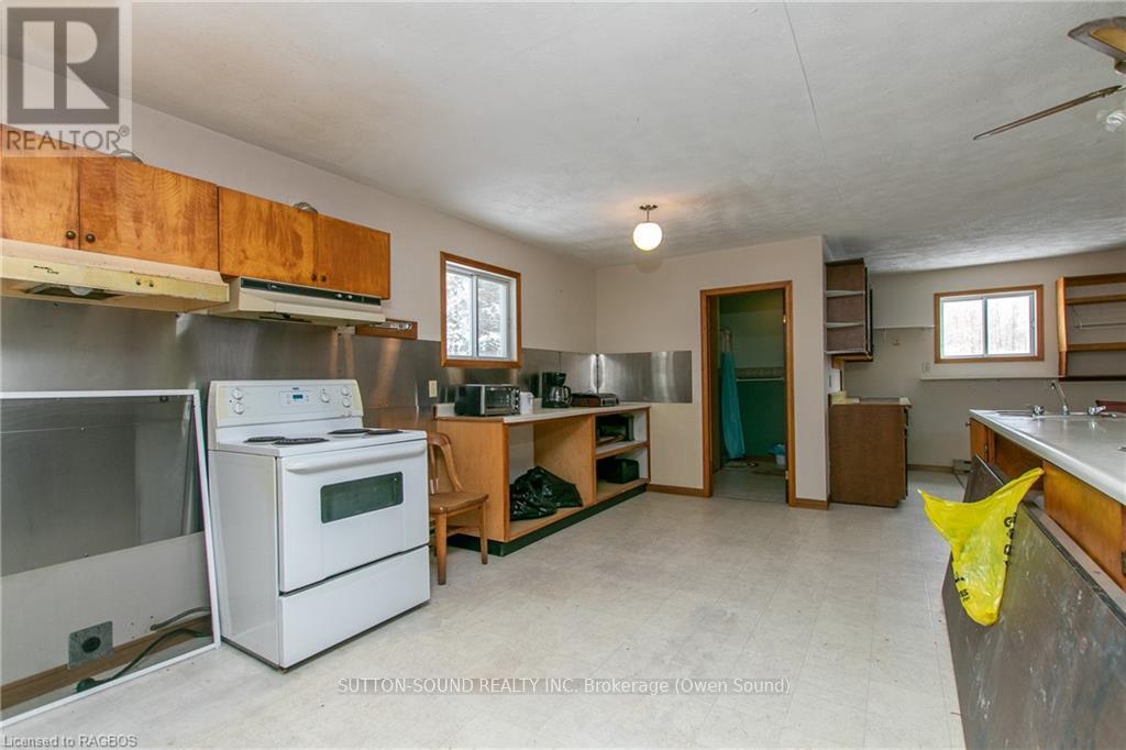 150 Sir Johns Crescent, Georgian Bluffs, Ontario  N0H 2K0 - Photo 36 - X10848085
