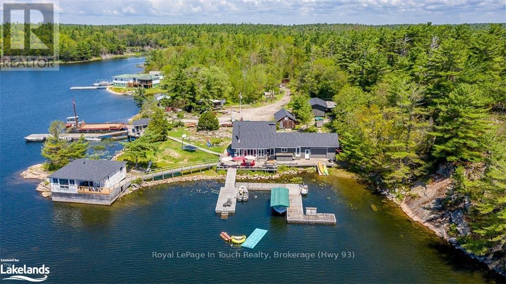 B55-19 MOON ISLAND, The Archipelago, Ontario