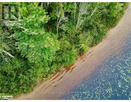 686 EAST FOX LAKE ROAD, Huntsville, Ontario