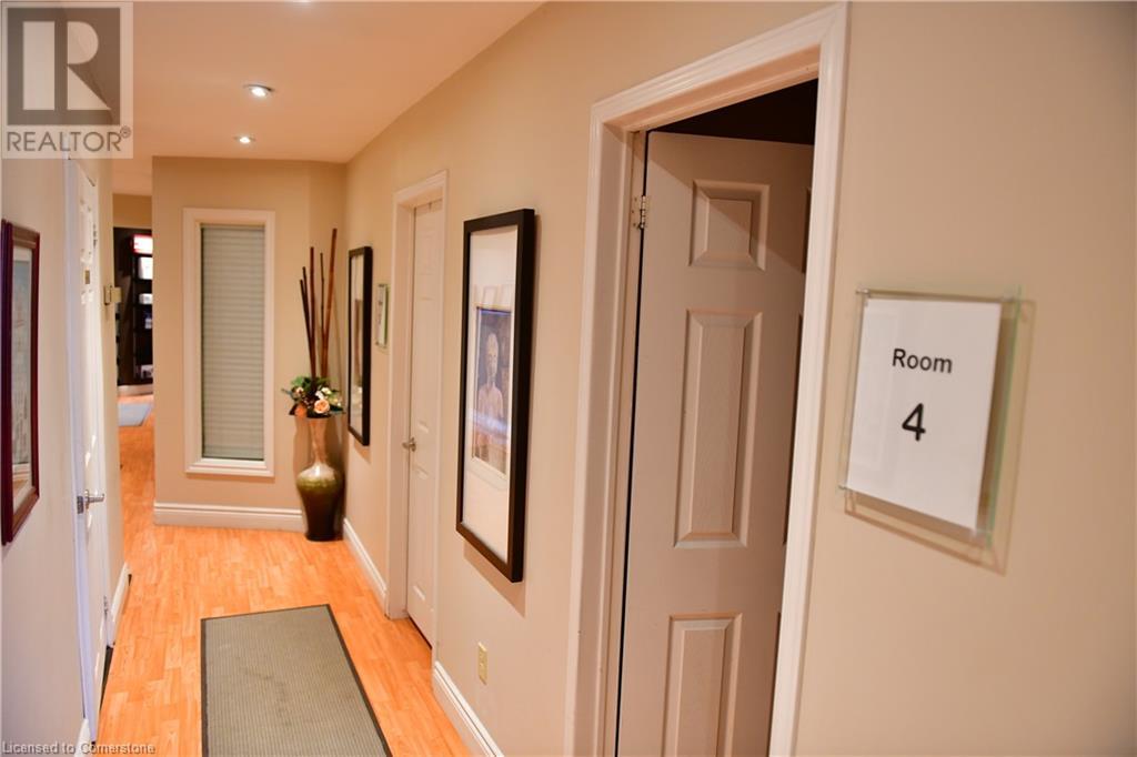 265 Queen Street S, Mississauga, Ontario  L5M 1L9 - Photo 4 - 40566555