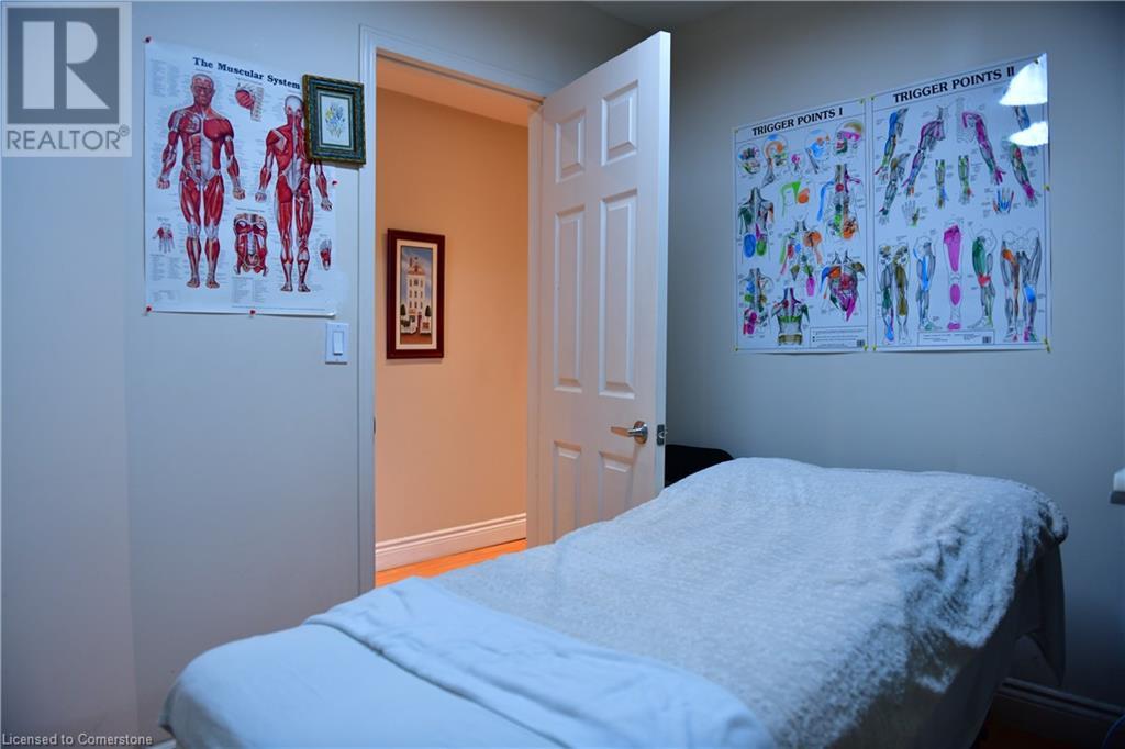 265 Queen Street S, Mississauga, Ontario  L5M 1L9 - Photo 6 - 40566555