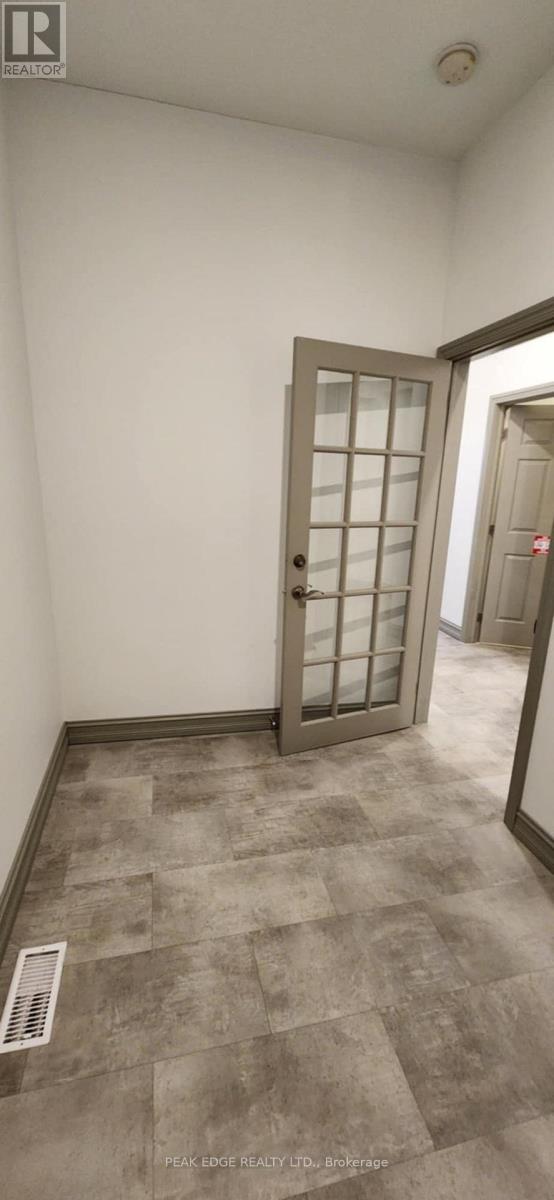 209 10th Street, Hanover, Ontario  N4N 1N8 - Photo 11 - X10850467