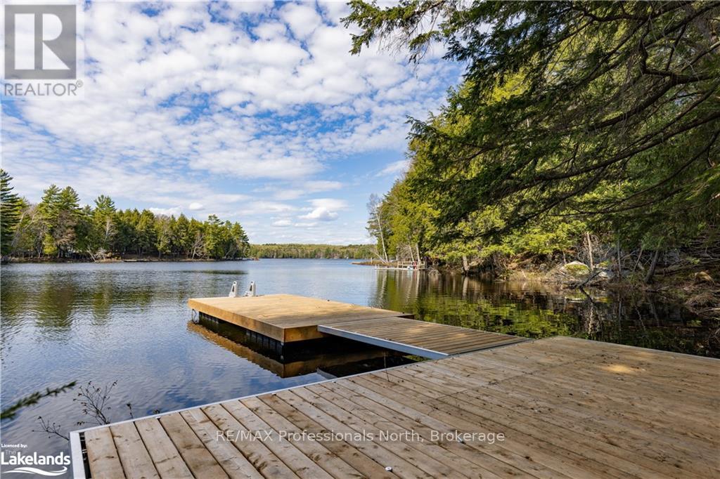 1001 HEMLOCK ROAD, Lake of Bays, Ontario