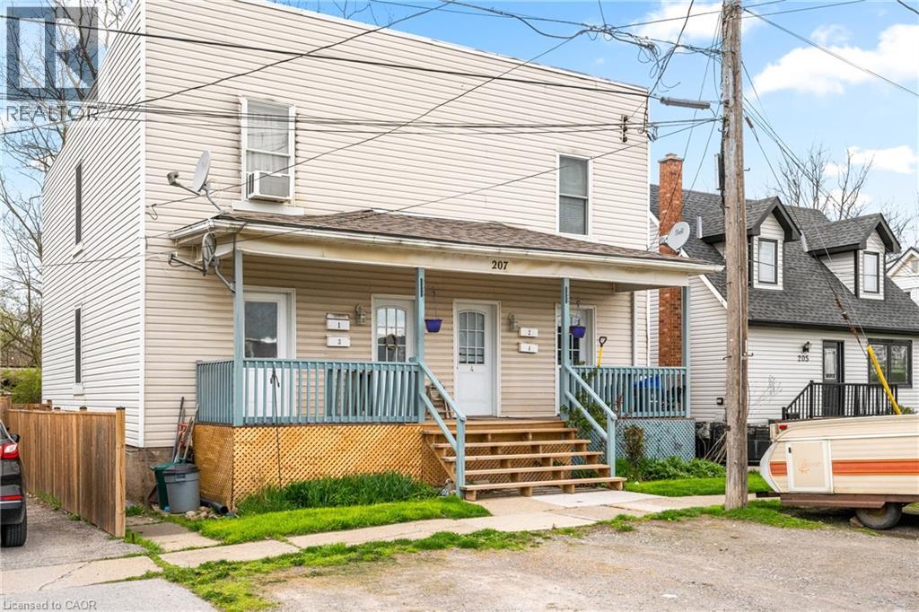207 Beaver Street, Thorold, Ontario  L2V 1B8 - Photo 2 - 40590836