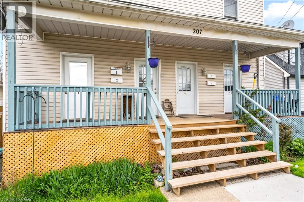 207 Beaver Street, Thorold, Ontario  L2V 1B8 - Photo 3 - 40590836