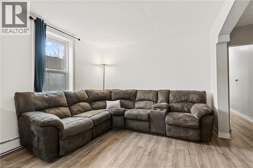 207 Beaver Street, Thorold, Ontario  L2V 1B8 - Photo 6 - 40590836