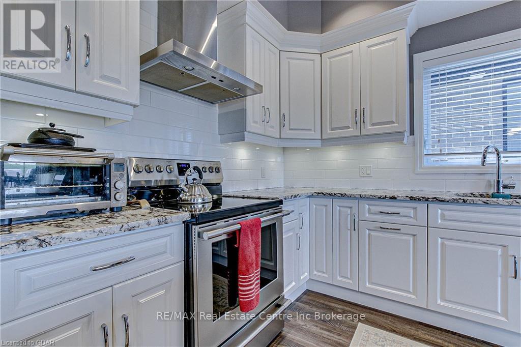 587 Hawthorne Place, Woodstock, Ontario  N4T 0B8 - Photo 9 - X10875886