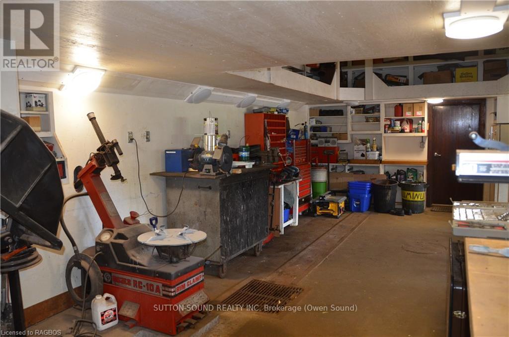402432 Grey Road 4, West Grey, Ontario  N0H 1R0 - Photo 24 - X10850112