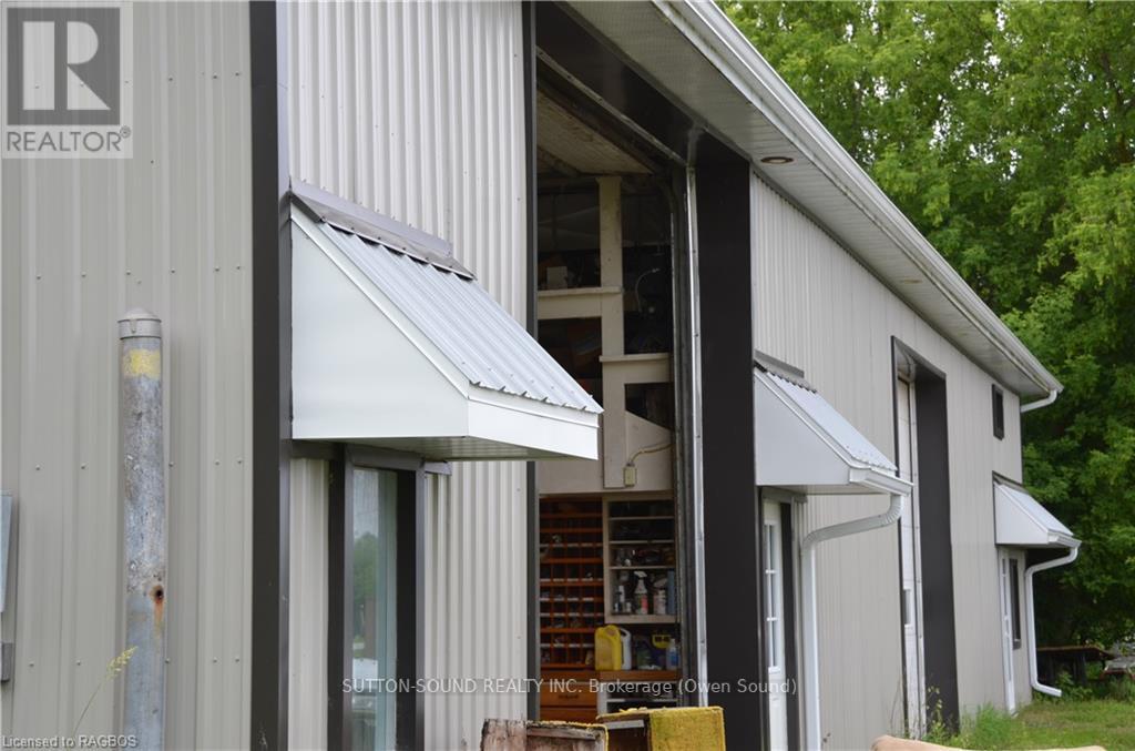 402432 Grey Road 4, West Grey, Ontario  N0H 1R0 - Photo 3 - X10850112