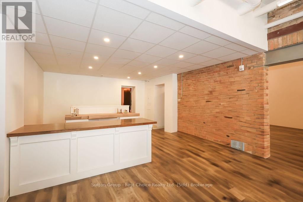 17 Ontario Street, Stratford, Ontario  N5A 3G7 - Photo 11 - X10781595