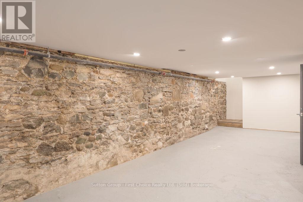 17 Ontario Street, Stratford, Ontario  N5A 3G7 - Photo 14 - X10781595