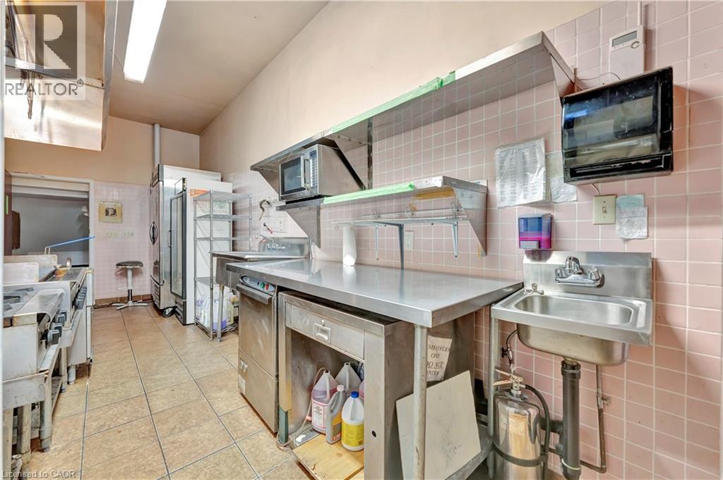 225 Parkdale Avenue N, Hamilton, Ontario  L8H 5X4 - Photo 15 - XH4204867