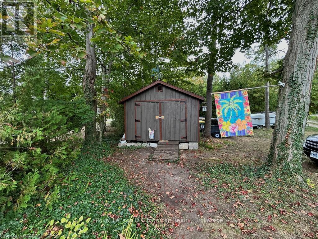 305 Bruce Road 13, Native Leased Lands, Ontario  N0H 2L0 - Photo 29 - X10848235
