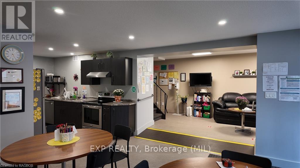 290 10th Street, Hanover, Ontario  N4N 1P2 - Photo 12 - X10846795