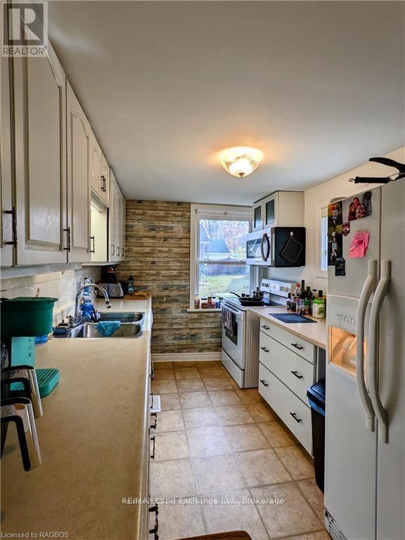332 Mill Street, Saugeen Shores, Ontario  N0H 2C0 - Photo 17 - X10846353