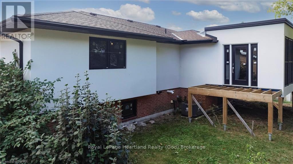 30 Leonard Drive, Goderich, Ontario  N7A 4K6 - Photo 15 - X10780333