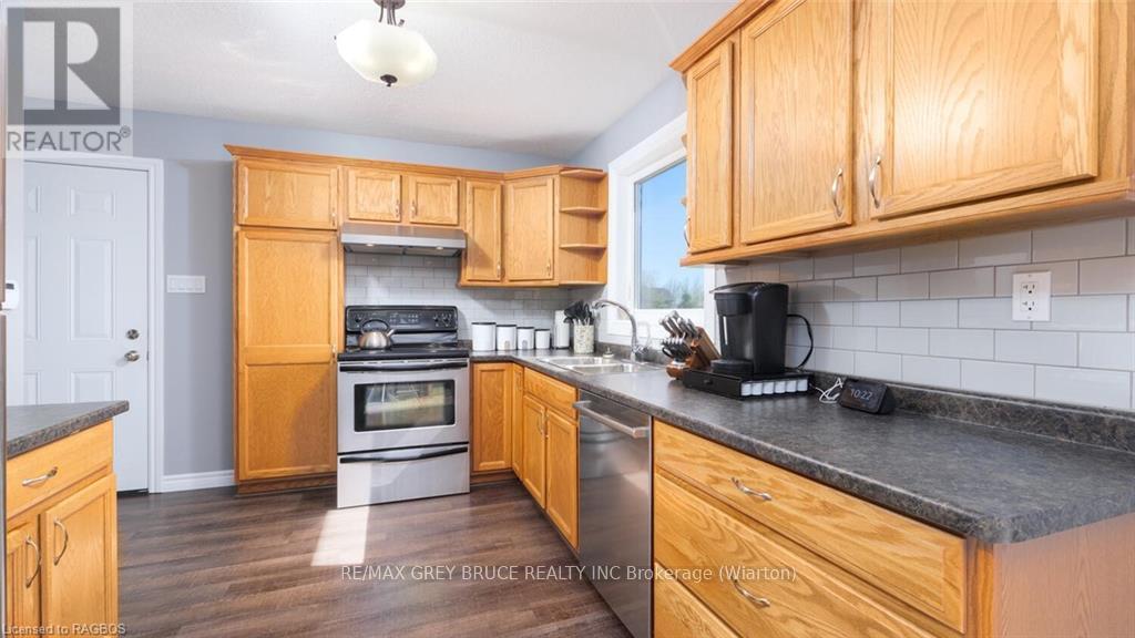 116 Patterson Parkway, Georgian Bluffs, Ontario  N0H 2T0 - Photo 12 - X10846444