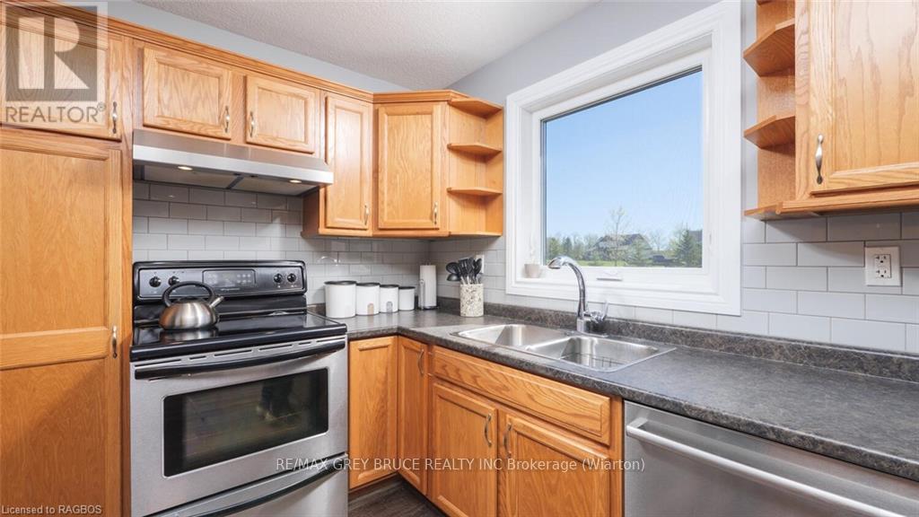 116 Patterson Parkway, Georgian Bluffs, Ontario  N0H 2T0 - Photo 14 - X10846444