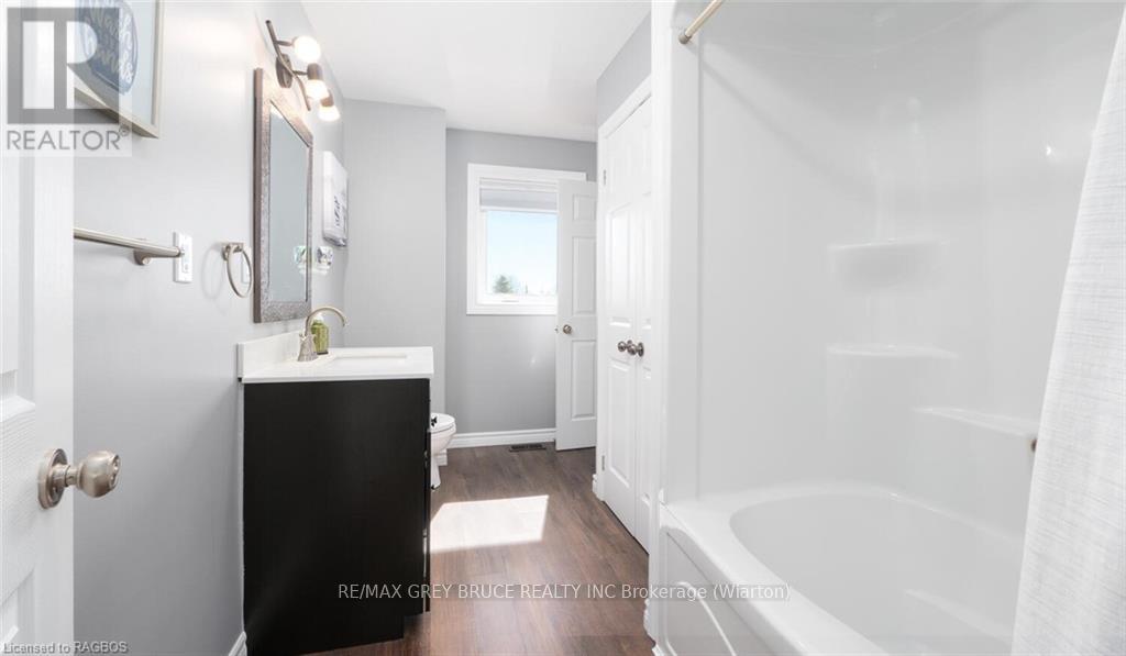 116 Patterson Parkway, Georgian Bluffs, Ontario  N0H 2T0 - Photo 16 - X10846444