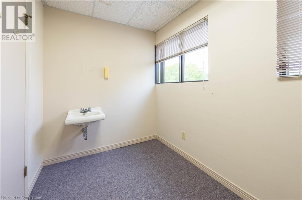585 Queen Street S, Kitchener, Ontario  N2G 4S4 - Photo 29 - 40672051