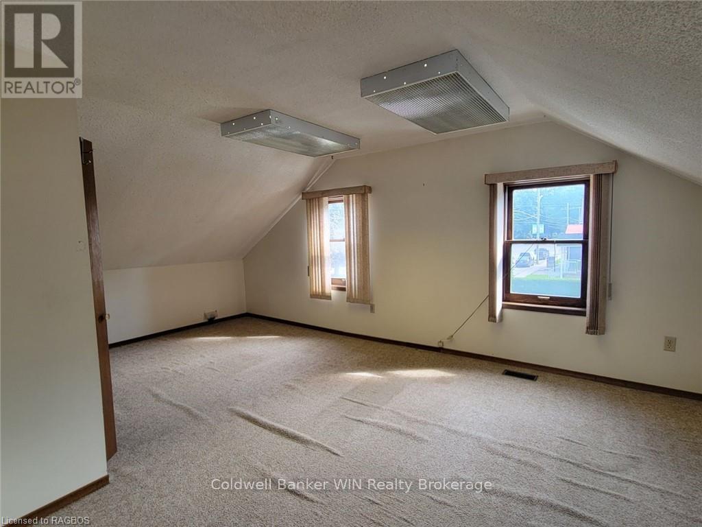 120 King Street E, Wellington North, Ontario  N0G 2L2 - Photo 13 - X11823106