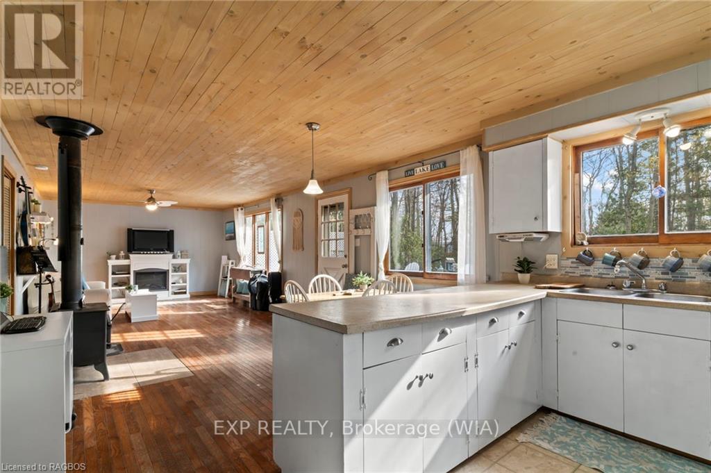 397 Mallory Beach Road, South Bruce Peninsula, Ontario  N0H 2T0 - Photo 8 - X11879953