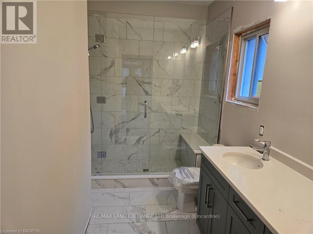 784 Campbell Avenue, Kincardine, Ontario  N2Z 1W1 - Photo 3 - X10845637