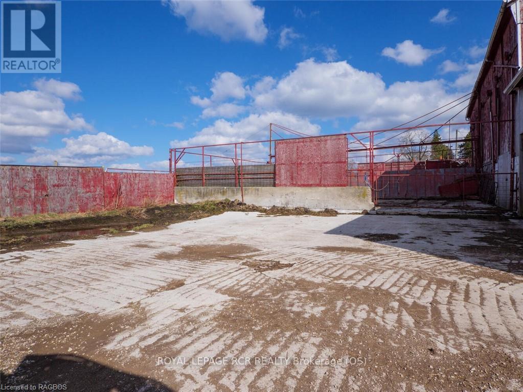 258934 Gordon Sutherland Parkway, Georgian Bluffs, Ontario  N4K 5N4 - Photo 11 - X10847660