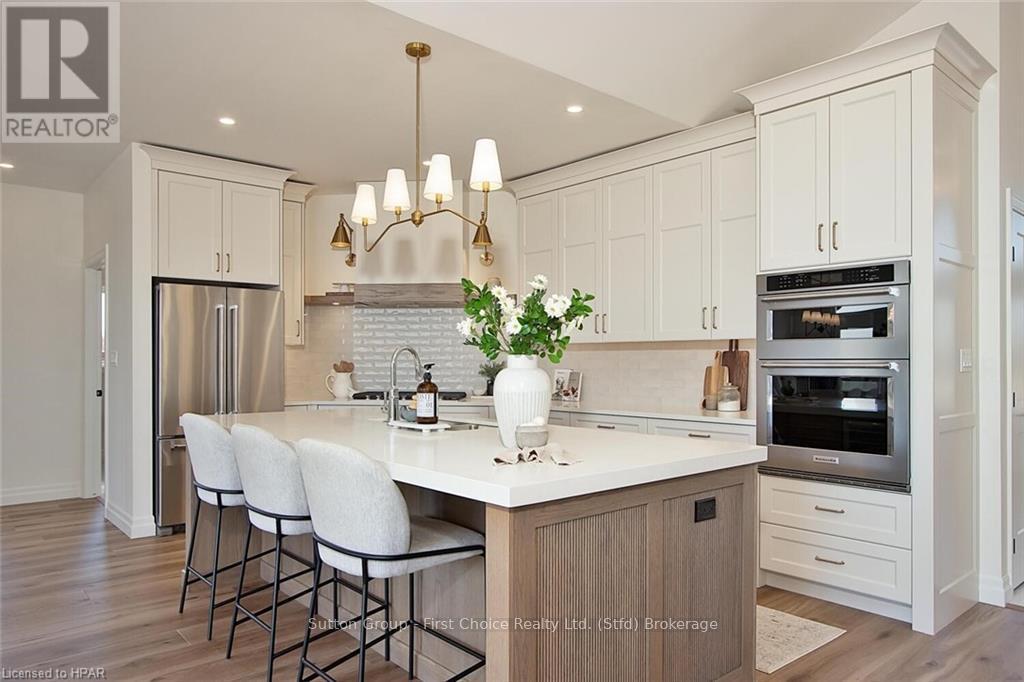 73588 Irene Crescent, Bluewater, Ontario  N0M 2T0 - Photo 3 - X11880229