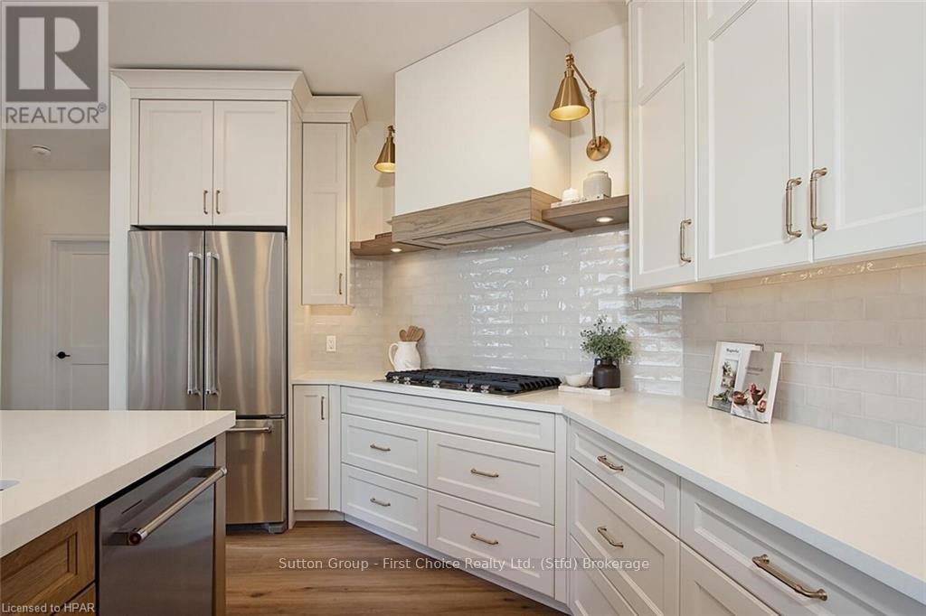 73588 Irene Crescent, Bluewater, Ontario  N0M 2T0 - Photo 7 - X11880229