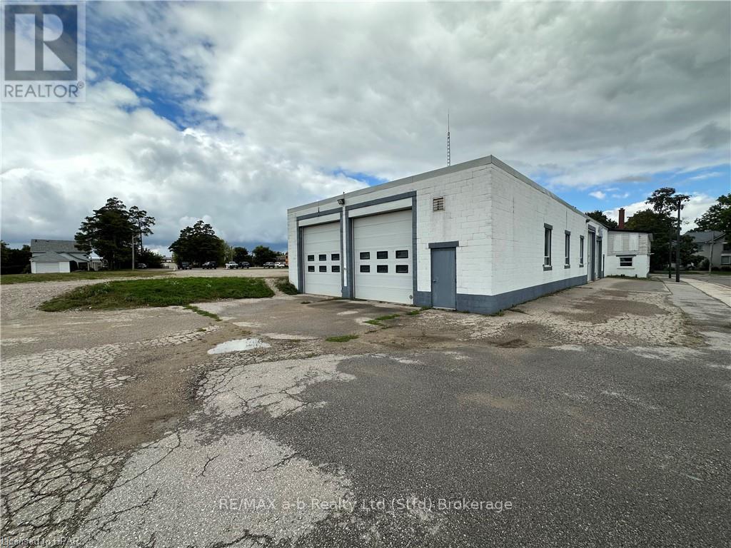 15 Mill Street E, Perth East, Ontario  N0K 1M0 - Photo 8 - X11898543