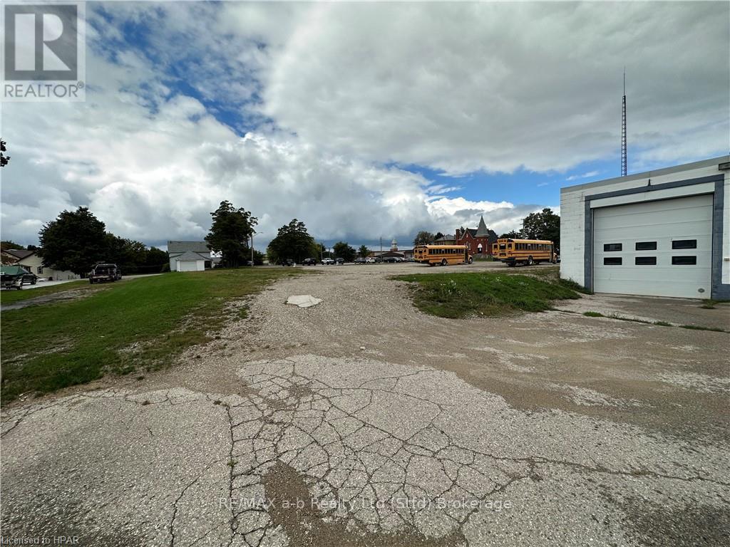 15 Mill Street E, Perth East, Ontario  N0K 1M0 - Photo 9 - X11898543