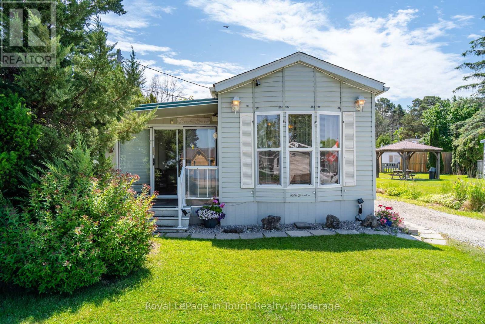 30 - 10 Winfield Drive, Tay, Ontario  L0K 2A0 - Photo 1 - S11900179