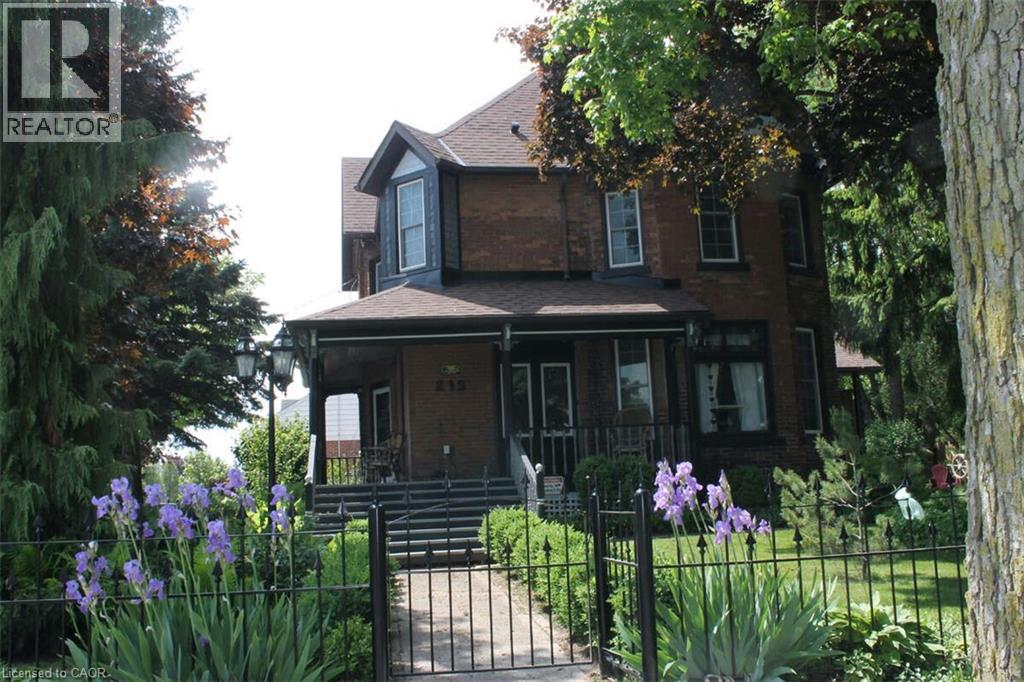 213 Vidal Street S, Sarnia, Ontario  N7T 2T4 - Photo 3 - 40688622