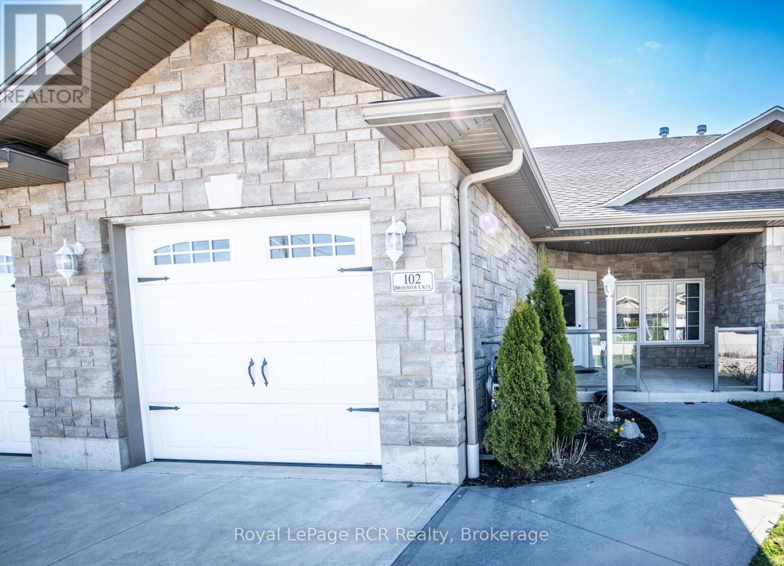 102 Broomer Crescent, Wellington North, Ontario  N0G 2L4 - Photo 2 - X11913097