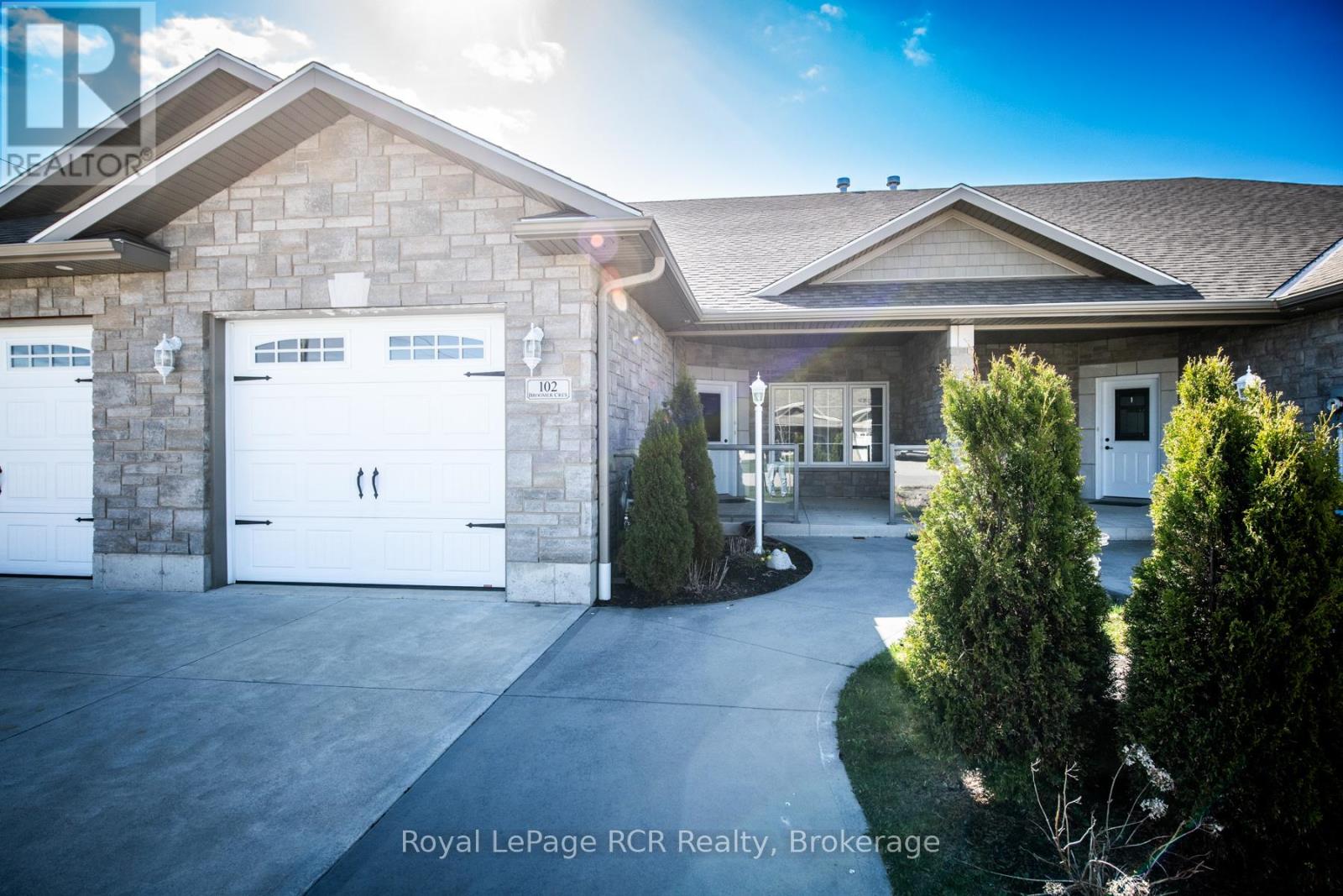 102 Broomer Crescent, Wellington North, Ontario  N0G 2L4 - Photo 3 - X11913097