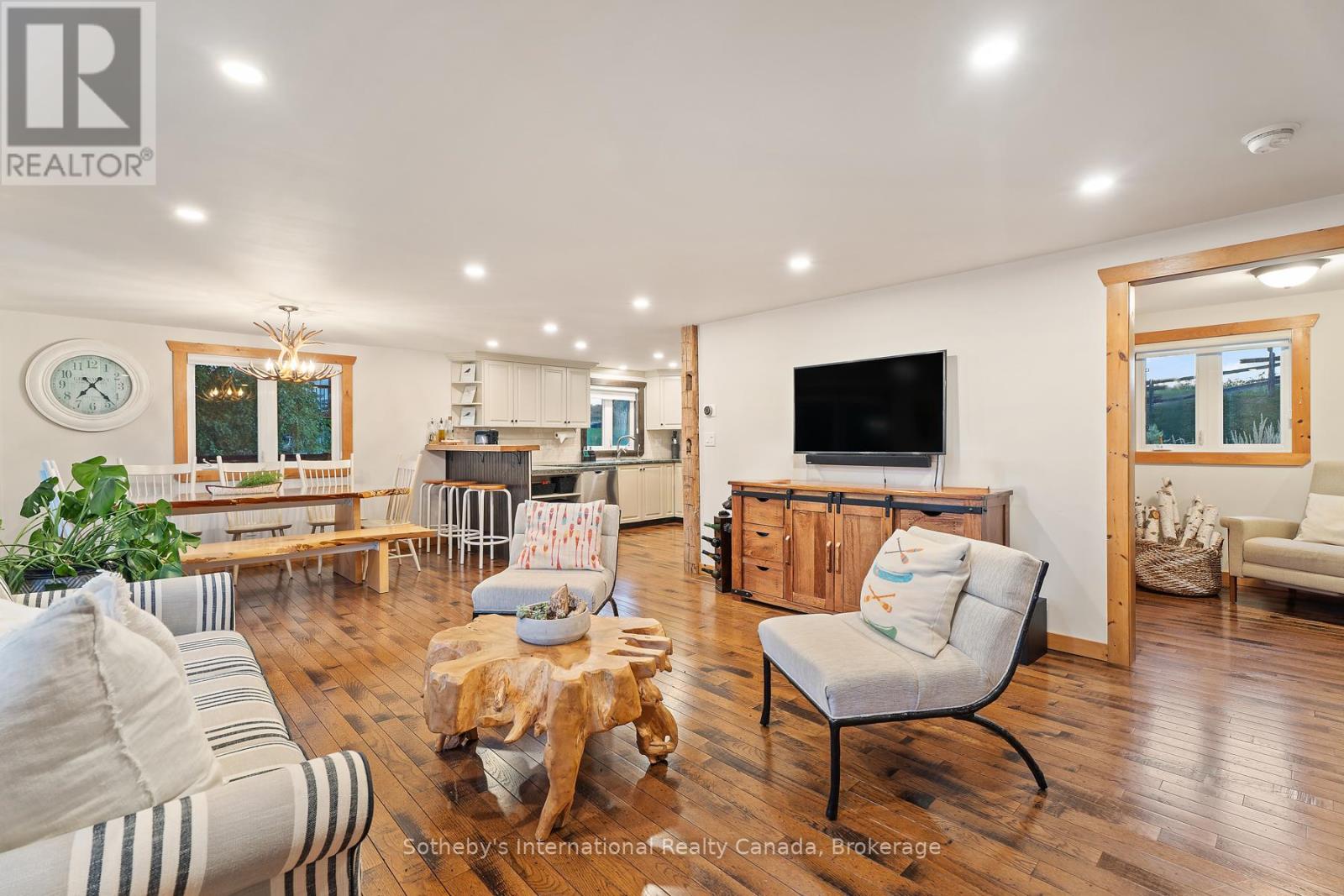 1111 Maplehurst Drive, Lake Of Bays, Ontario  P1H 2J6 - Photo 11 - X11917578