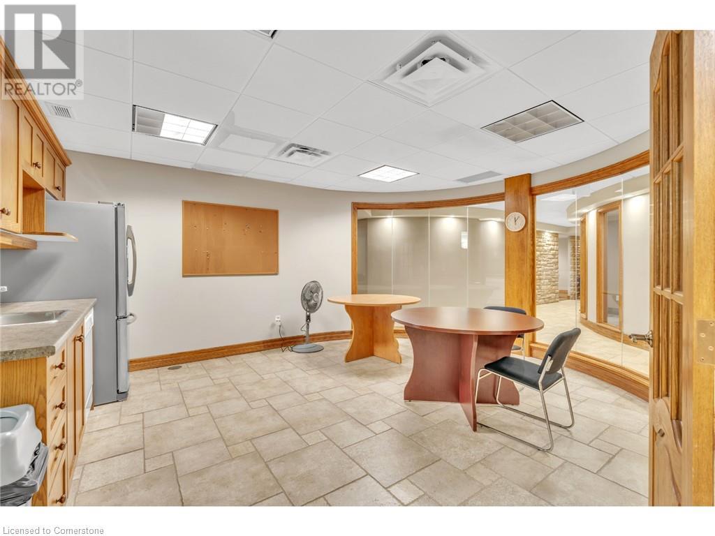 735 Bridge Street W, Waterloo, Ontario  N2V 2H1 - Photo 32 - 40687546