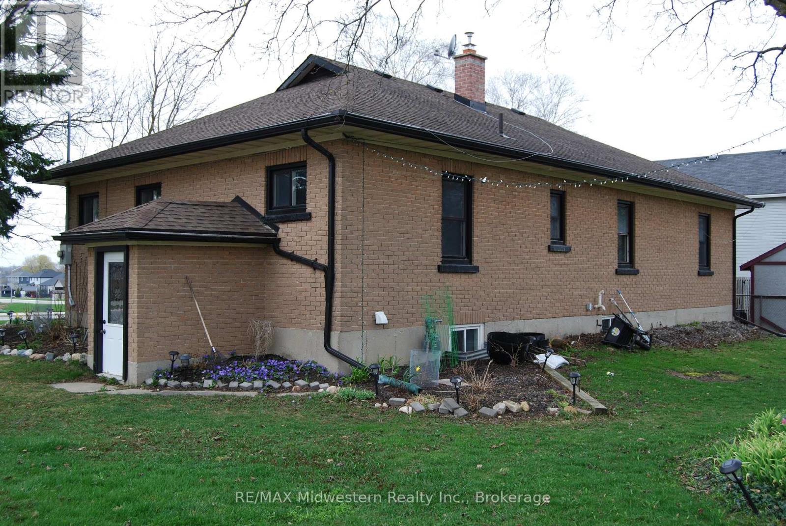 281 Elora Street S, Minto, Ontario  N0G 1Z0 - Photo 2 - X11917883