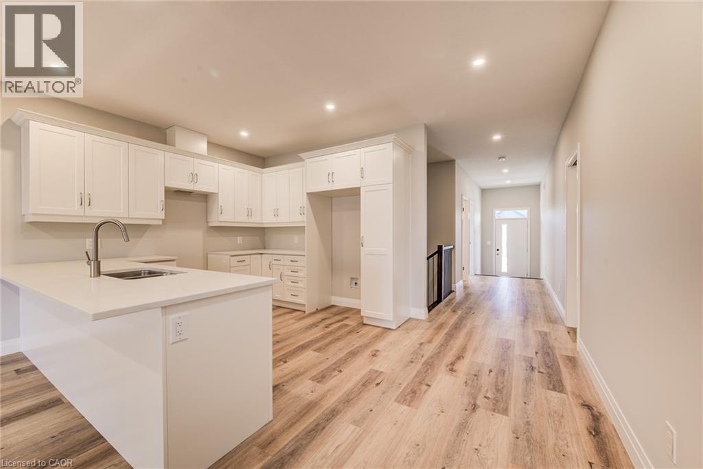106 South Parkwood Boulevard, Elmira, Ontario  N3B 0E6 - Photo 12 - 40688450