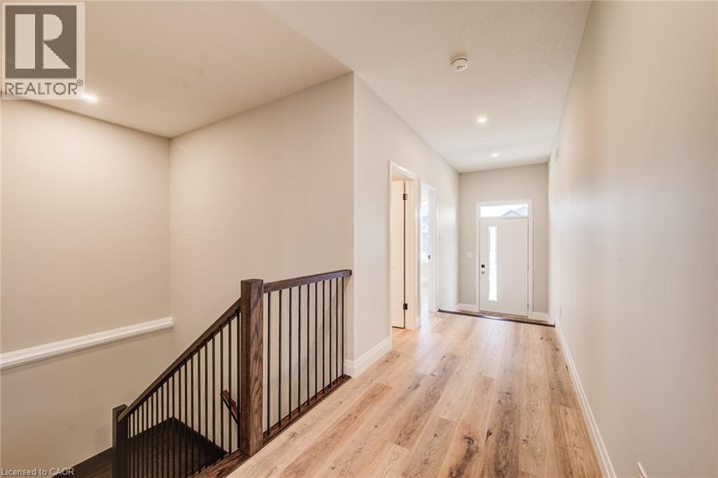 106 South Parkwood Boulevard, Elmira, Ontario  N3B 0E6 - Photo 8 - 40688450