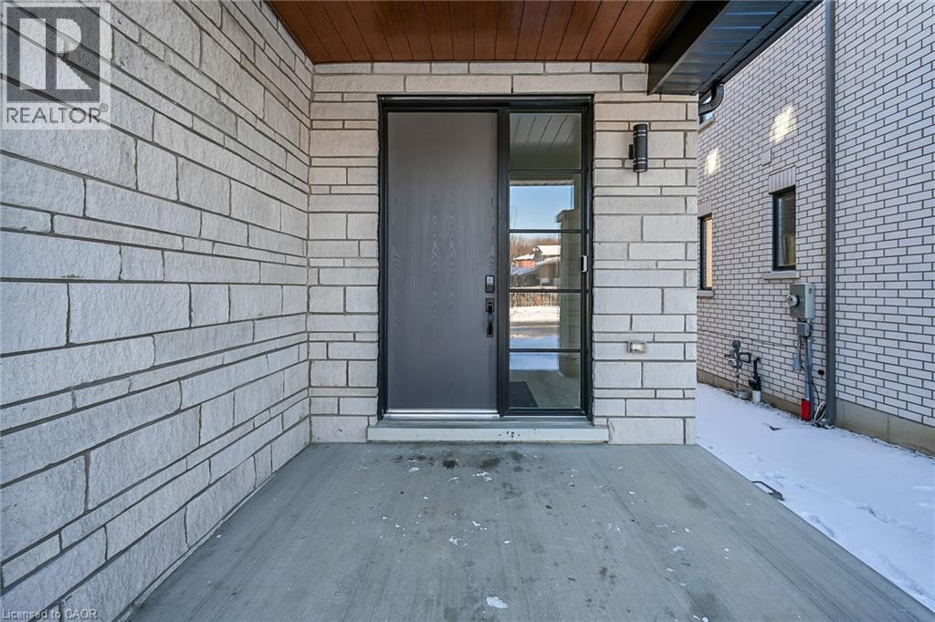 29 Kingfisher Drive, Hamilton, Ontario  L9A 5A4 - Photo 2 - 40690071