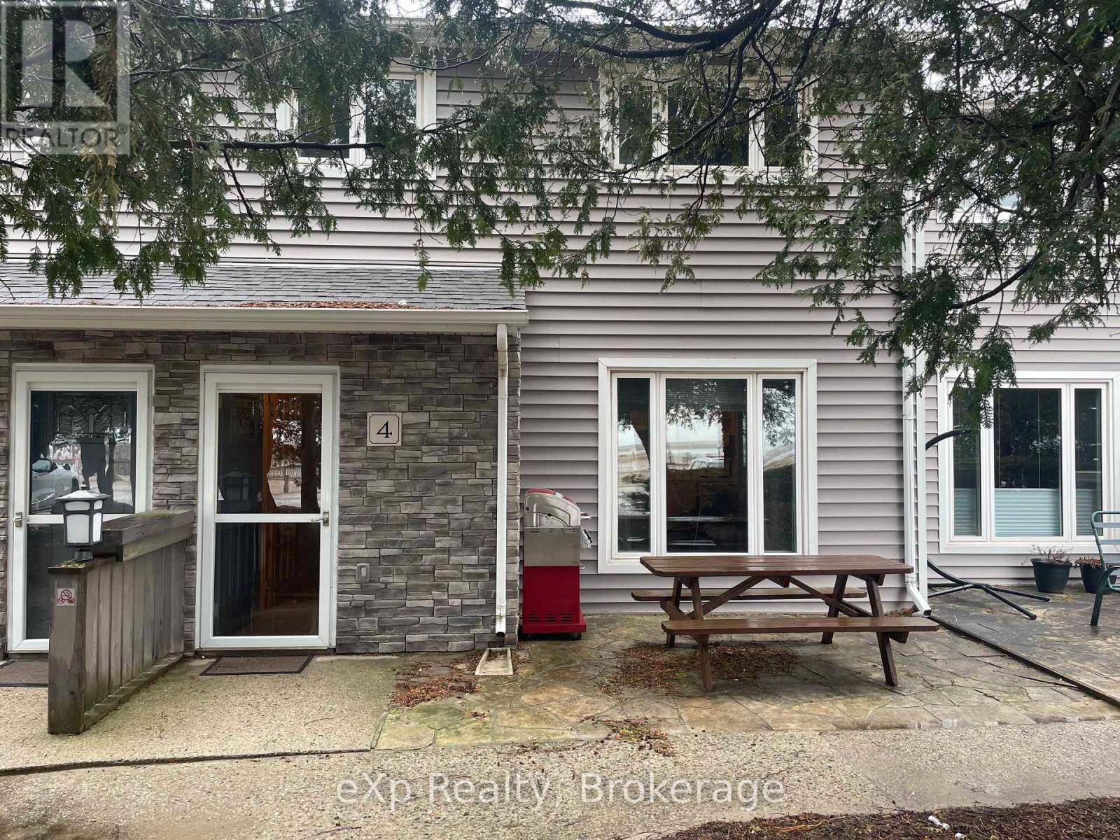 4 - 633 Harbour Street, Saugeen Shores, Ontario  N0H 2C5 - Photo 1 - X11934329
